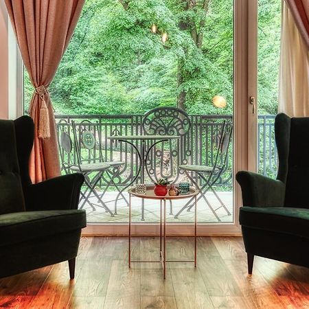 Nature Apartment - Minutes Away From The Old Town And Afi Mall ブラショフ エクステリア 写真