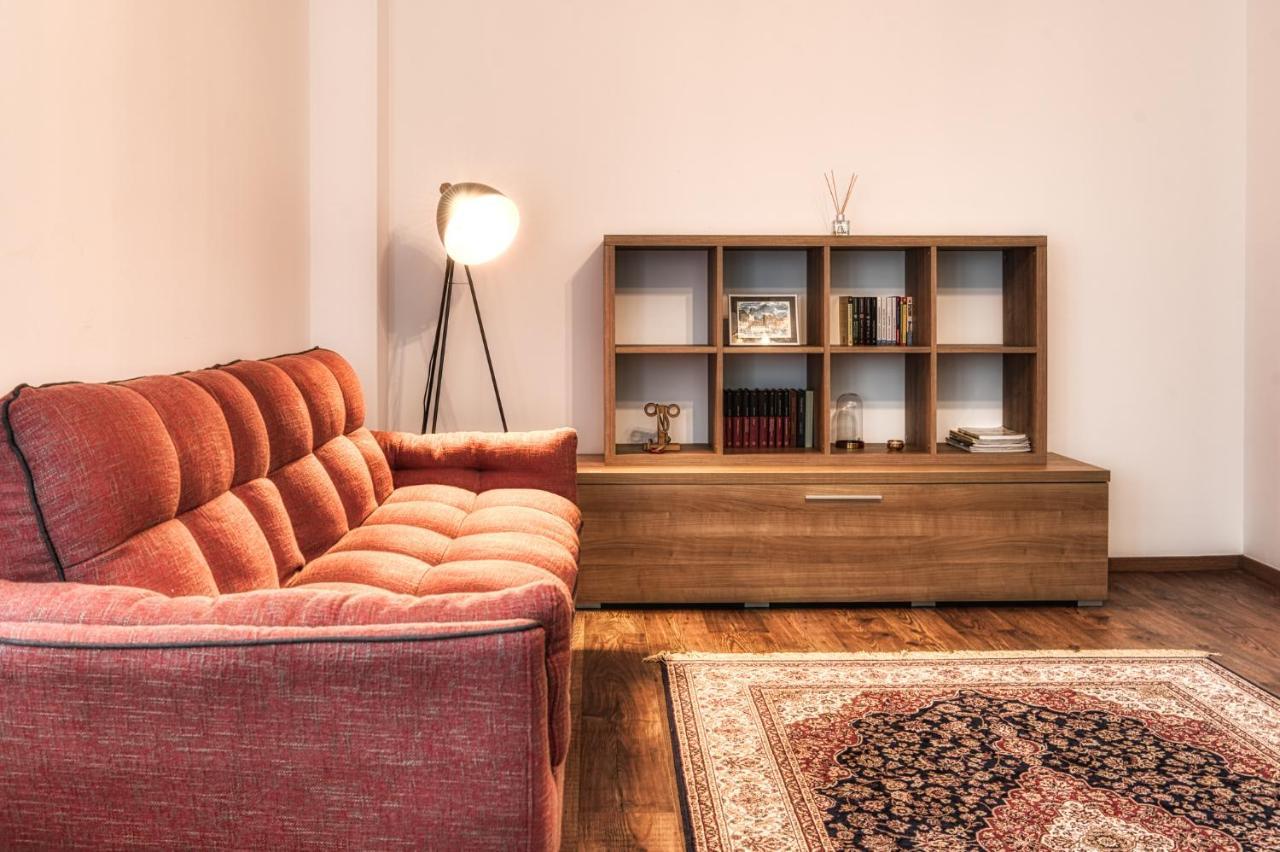 Nature Apartment - Minutes Away From The Old Town And Afi Mall ブラショフ エクステリア 写真