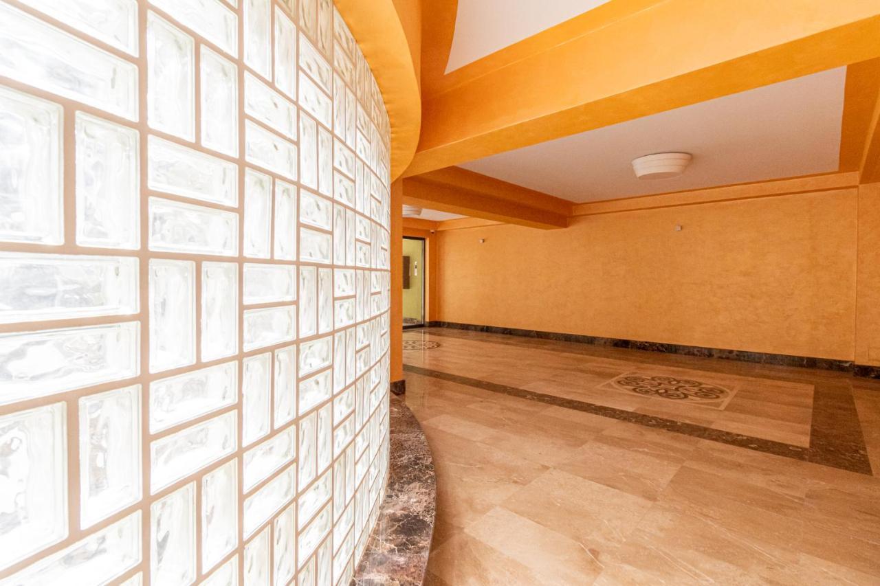 Nature Apartment - Minutes Away From The Old Town And Afi Mall ブラショフ エクステリア 写真